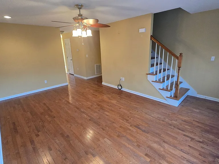235 Amanda Ln #6 — Photo 2