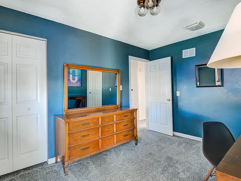 1052 N Layman Ave — Photo 21