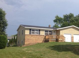 3680 Newcastle Dr SE, Grand Rapids, MI 49508