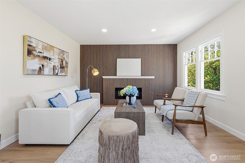 5th image of 331 NE 53rd Street