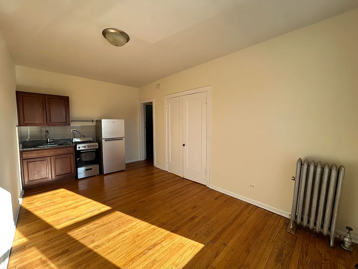 Building Photo - 2712 N Milwaukee Ave #202Z