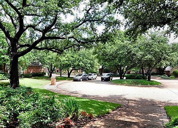 3rd image of 5627 Covehaven Dr