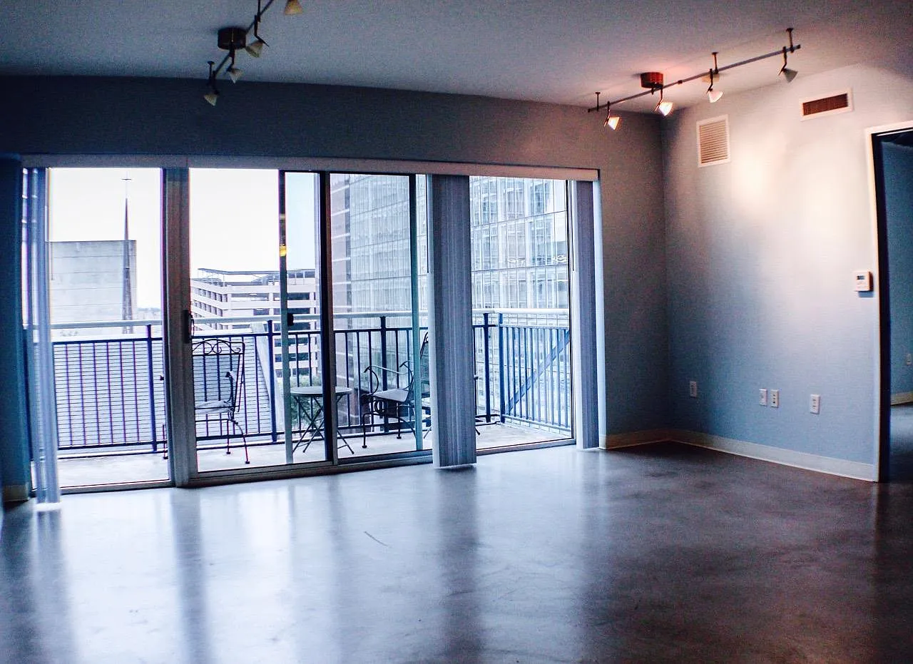 1 bed, 1.0 bath, 832 sqft, $2,095 — Photo 3
