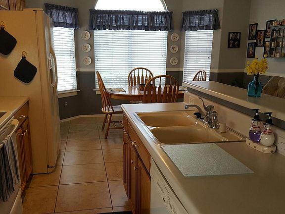 4th image of 8920 W Wedgewood Dr