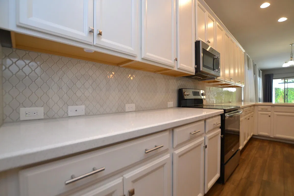 3 bed, 2.0 bath, 1924 sqft, $2,995 — Photo 4