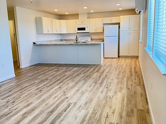 4th image of 4656 Harbor Vista Blvd Unit B