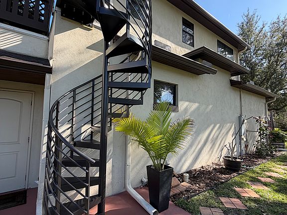 5th image of 2241 Nairn Dr