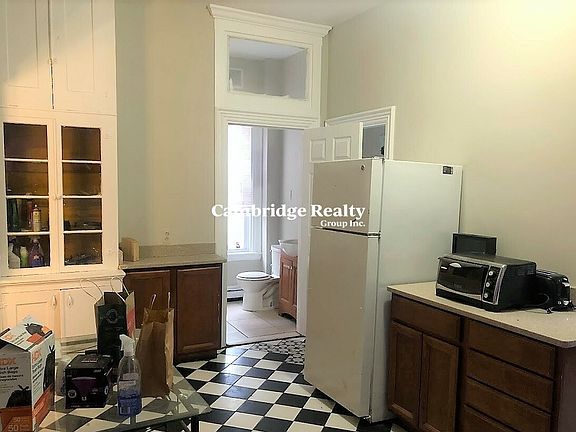 3rd image of 40 Gardner St #T