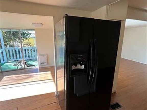 3rd image of 33551 Orange St