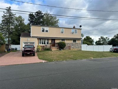 36 Oakland Street, Brentwood, NY, 11717