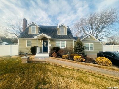 39 Peach Place, Bay Shore, NY, 11706