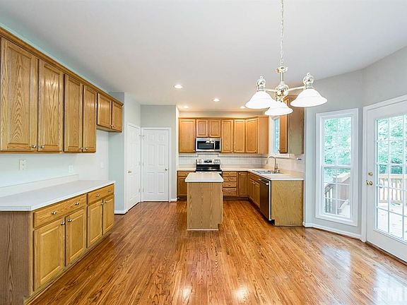 3rd image of 1606 Dunn Pl