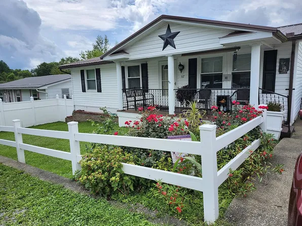 62 Halifax St, Buckhannon, WV 26201