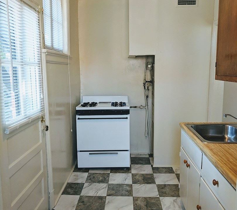 1st image of 509 N Mulberry St APT 4