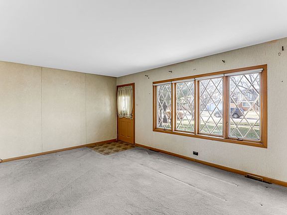 2nd image of 7941 Natoma Ave