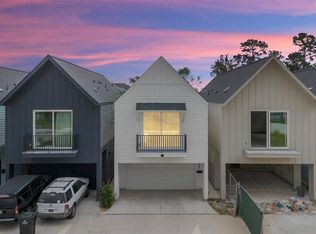 409 Alvia Run Ln, Houston, TX 77018