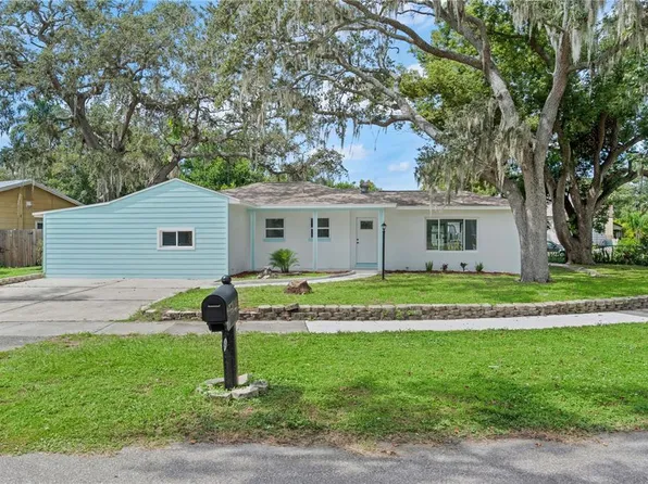 2026 Pinecrest Way, Clearwater, FL 33755