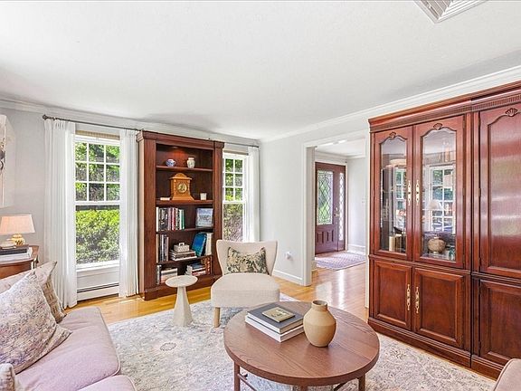 3rd image of 36 Ea Joseph Dr