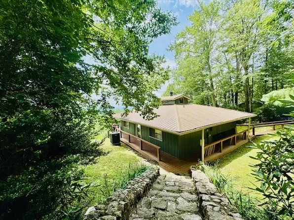 179 Dogwood Trl, Hillsville, VA 24343