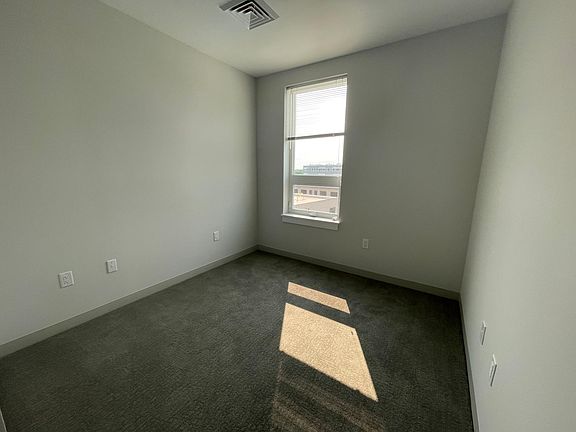 4th image of 167 Washington St #B20