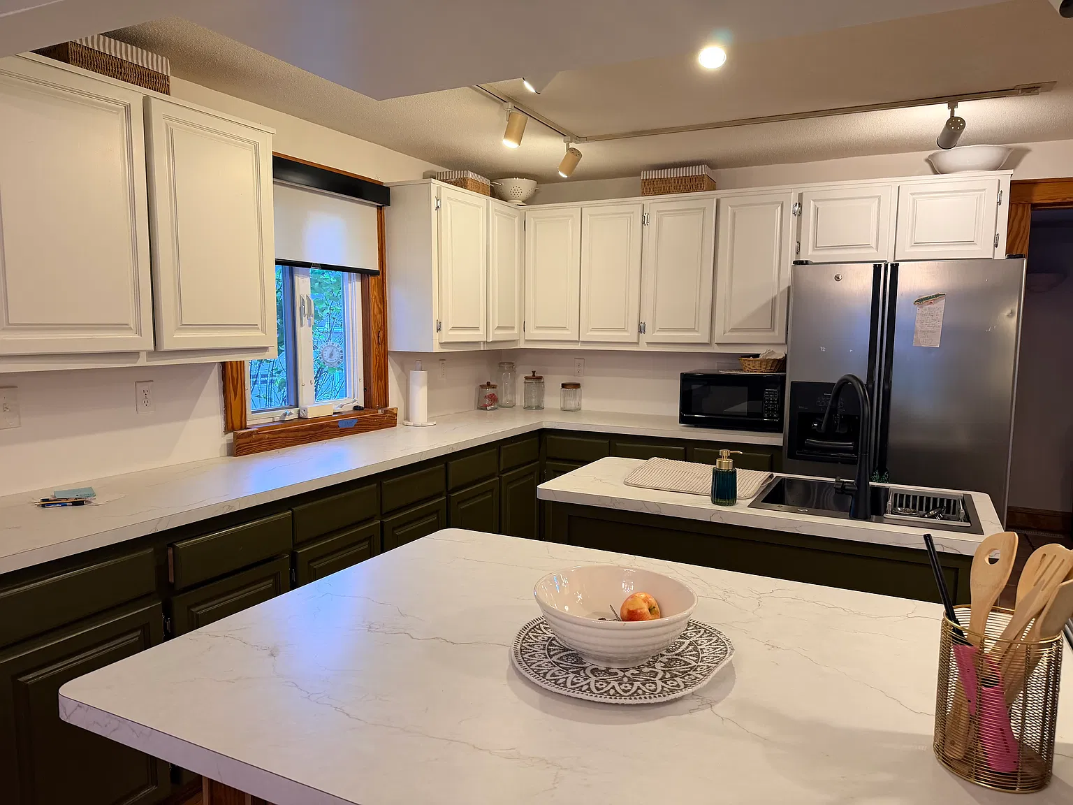 3 bed, 1.5 bath, 1500 sqft, $3,200 — Photo 1