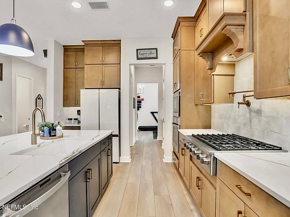 5th image of 279 PALM CREST Drive