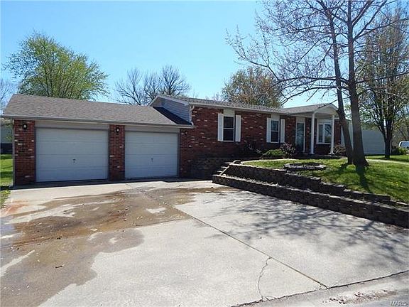 2nd image of 33874 Mustang Dr