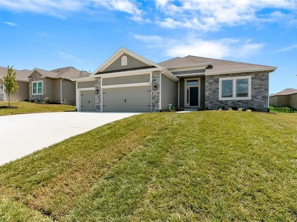 9022 N Monroe Ave, Kansas City, MO 64156