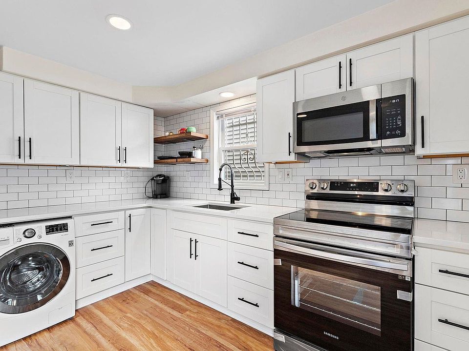 1st image of 404 Halladay St