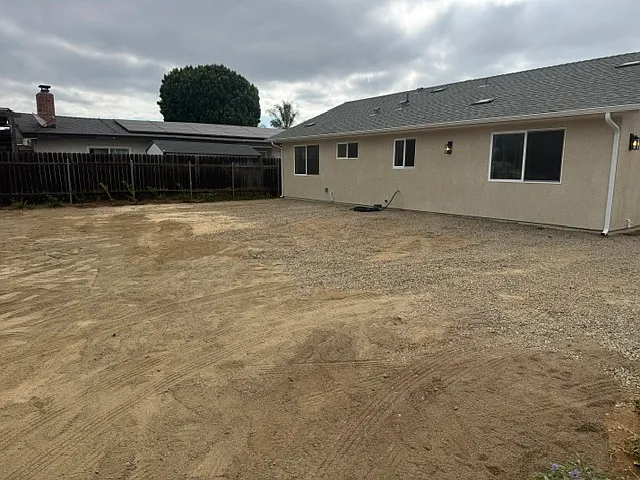 2026 E Washington Ave — Photo 13