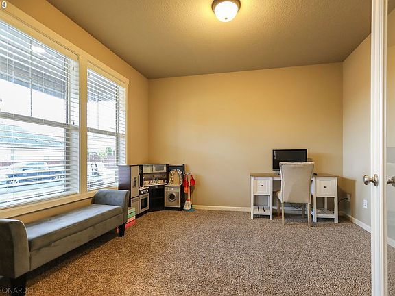 4th image of 10418 NE 95th Ave