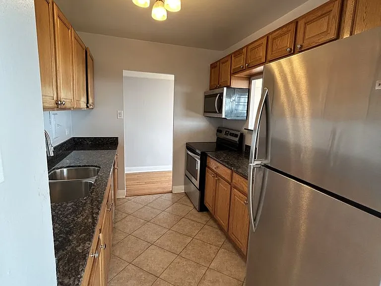 4180 Marine Terrace Apartments — Photo 174