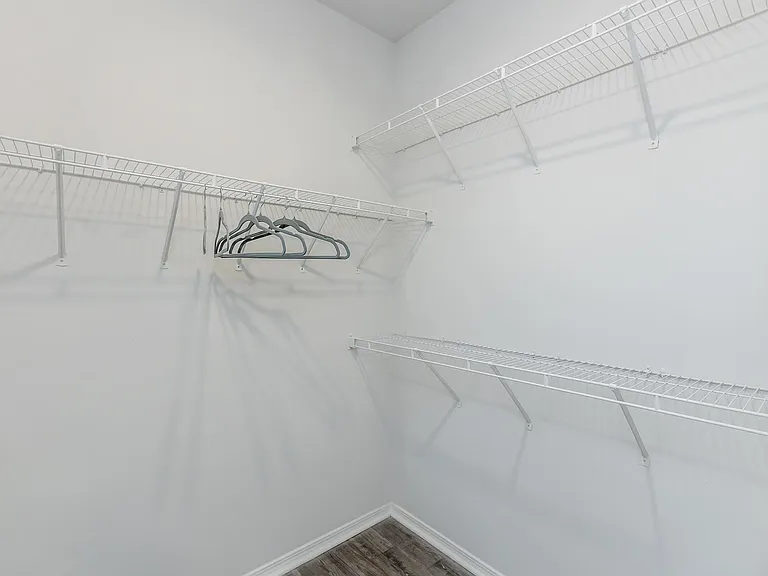 SPACIOUS WALK-IN CLOSETS