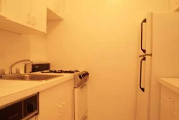 Rented by Buchbinder & Warren | media 32