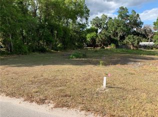 518 Grape St, Bowling Green, FL 33834