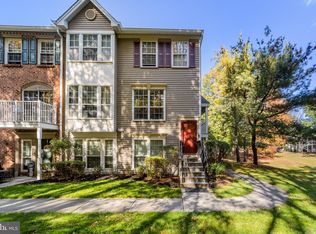 54 Versailles Ct, Hamilton, NJ 08619