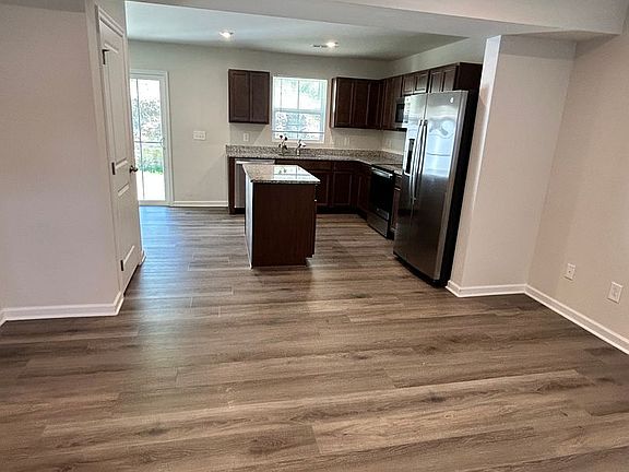4th image of 1629 Mountain Ash Ln