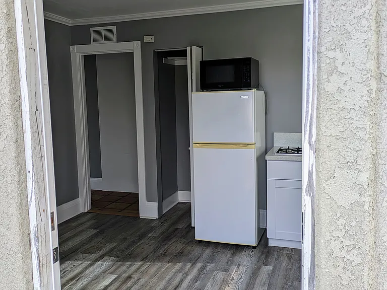 504 Mars Ave #A — Photo 9