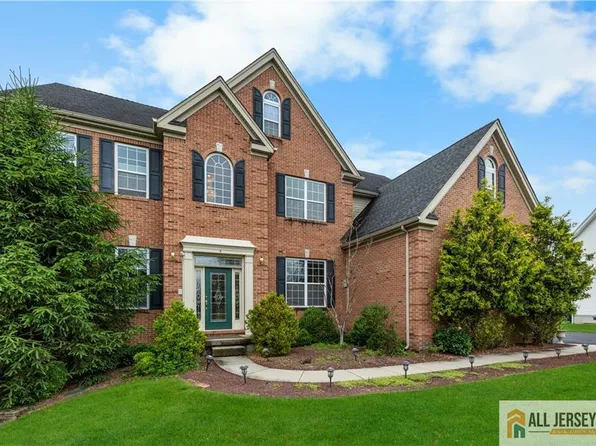 6 Monet Ct, Monmouth Junction, NJ 08852