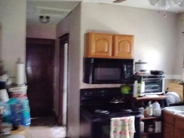 3311 Wismer Rd, Saint Ann, MO 63074