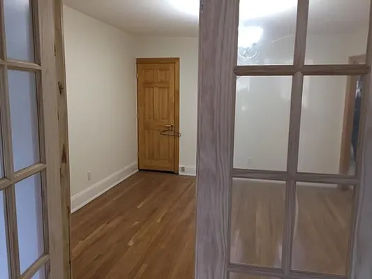 Rented by Halvatzis Realty | media 6