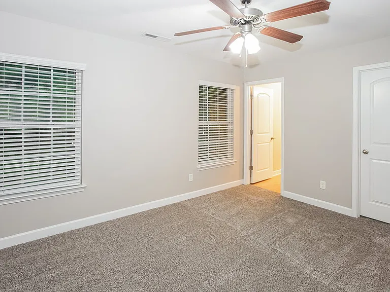 4198 Broadstairs Dr — Photo 10
