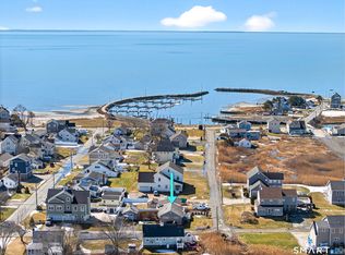 2 Pequot Trl, Old Saybrook, CT 06475