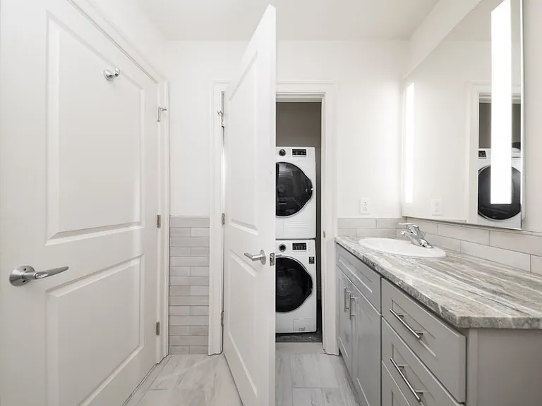 222 Rittenhouse — Photo 12