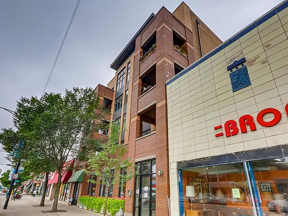 3rd image of 6124 N Broadway Ave #4W