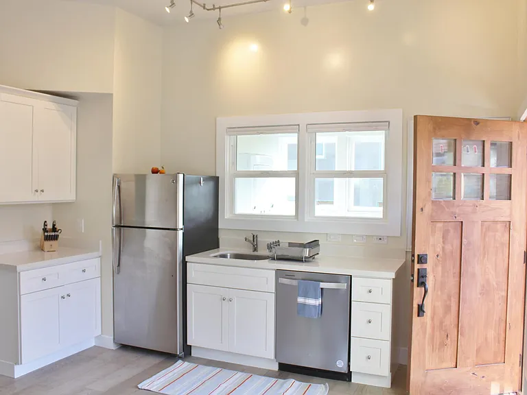 1419 Milvia St #A — Photo 2