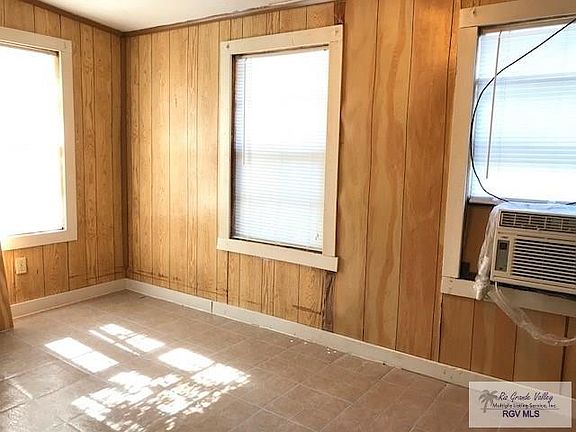 4th image of 181 Helena St