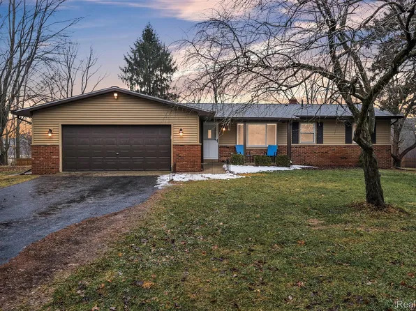 1641 Indian Rd, Lapeer, MI 48446