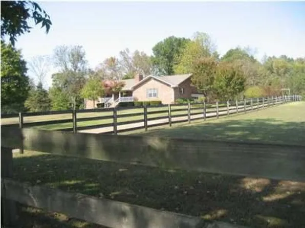 9327 Standifer Gap Rd, Ooltewah, TN 37363