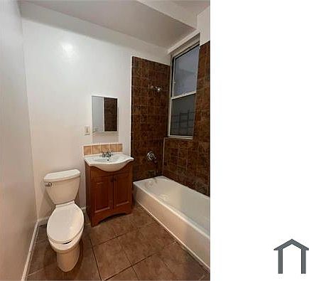 2nd image of 1131 Forest Ave #2